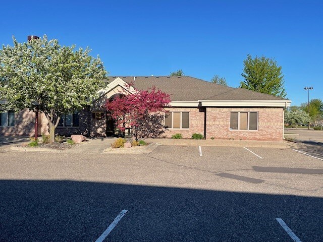 More Photos Of 1885 NW Station Parkway, Andover Office For Lease