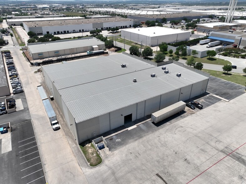 More Photos Of 5850 Corridor Pky, Schertz Warehouse For Lease