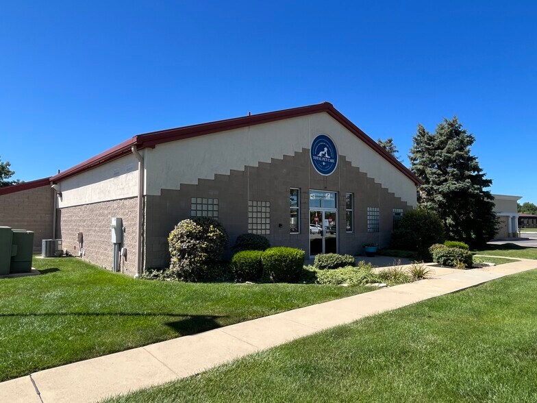 More Photos Of 3240 Briarfield Blvd, Maumee Veterinarian Kennel For Sale