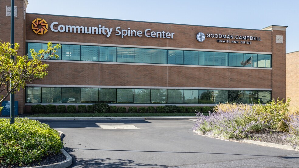 More Photos Of 555 E County Line Rd, Greenwood Medical For Lease