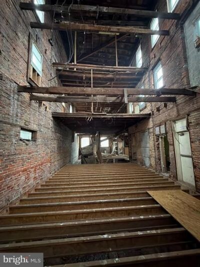 More Photos Of 696-698 E Philadelphia St, York Storefront Retail Residential For Sale