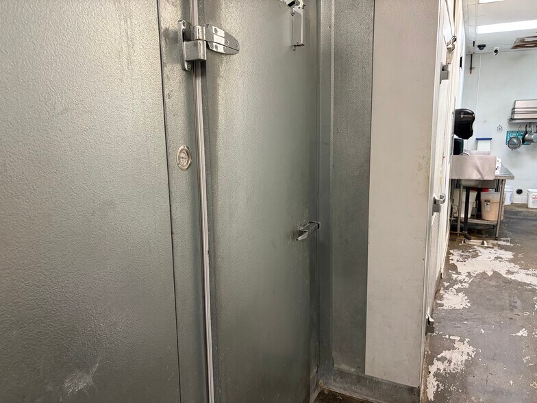 More Photos Of 1111-1191 S Victoria Ave, Oxnard General Retail For Lease