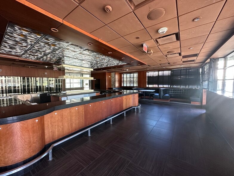 More Photos Of 3102 Piedmont Rd NE, Atlanta Restaurant For Lease