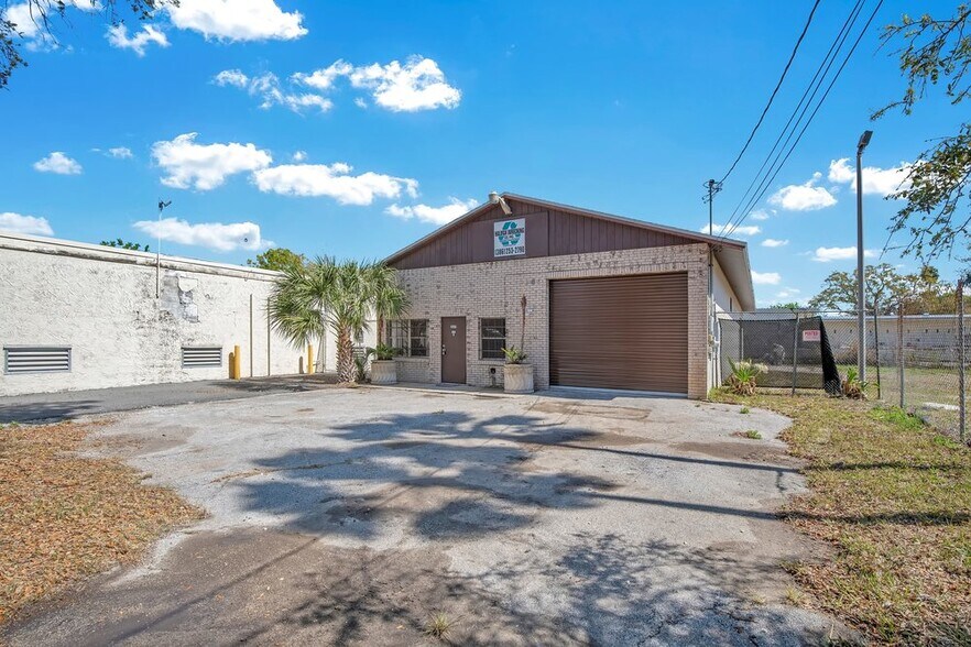 More Photos Of 327 Marion St, Daytona Beach Warehouse For Sale