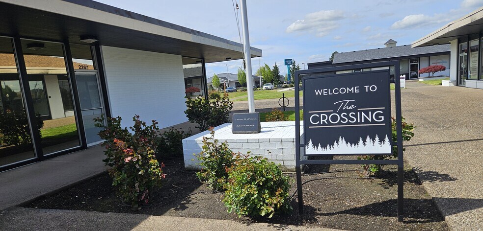 Primary Photo Of 2241-2247 Country Club Rd, Woodburn Unknown For Lease