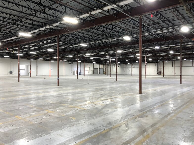 More Photos Of 3010 22nd Ave S, Saint Petersburg Warehouse For Lease