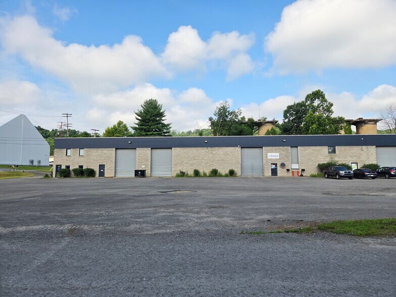 Primary Photo Of 2201 Morgantown Industrial Park Dr, Morgantown Warehouse For Lease