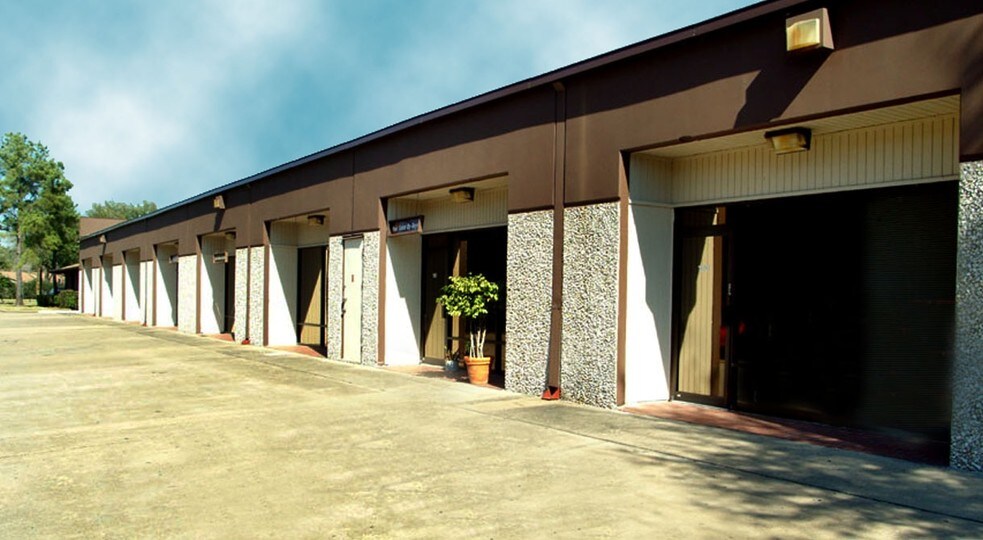 More Photos Of 7125 W Tidwell Rd, Houston Flex For Lease