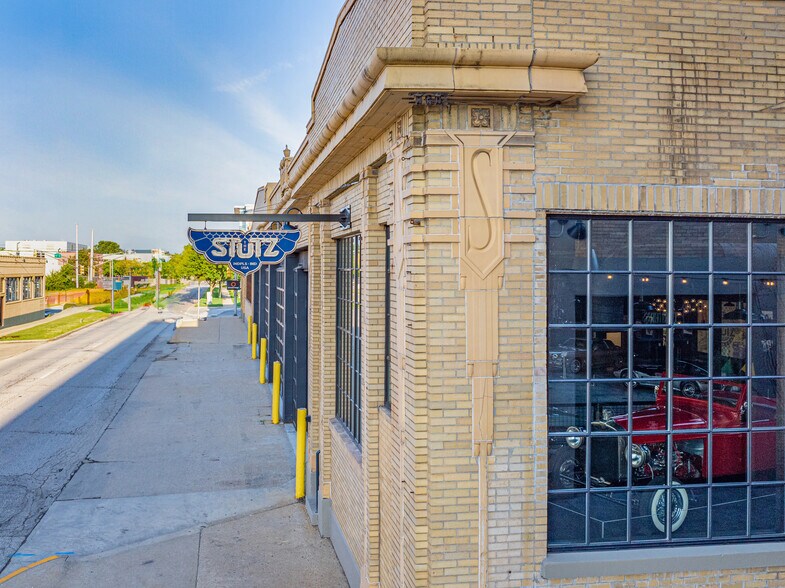 More Photos Of 1020-1090 N Capitol Ave, Indianapolis Loft Creative Space For Lease