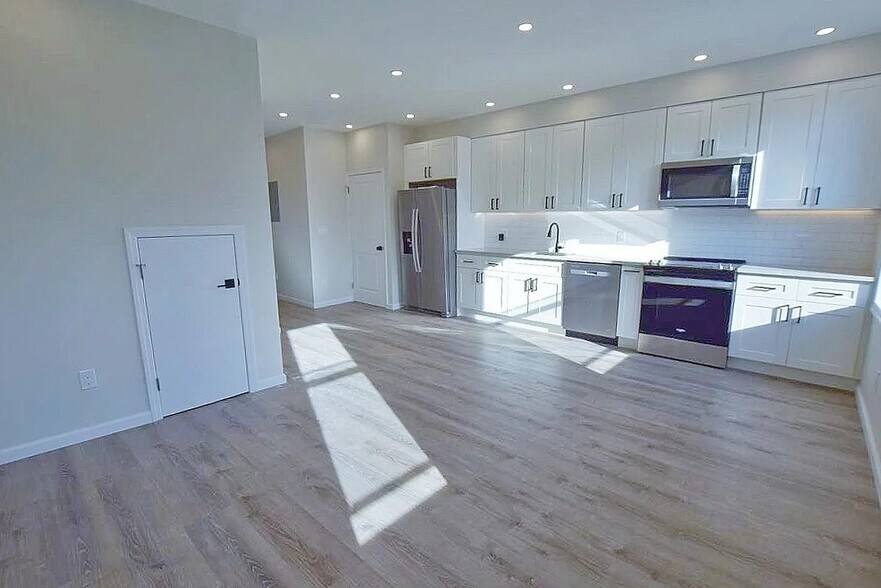 More Photos Of 3931 47th Ave, Sunnyside Storefront Retail Office For Sale