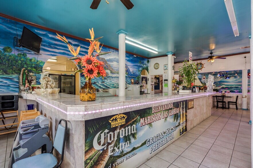 More Photos Of 5222 S Central Ave, Phoenix General Retail For Sale