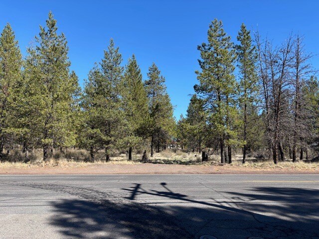 More Photos Of 16401 Memorial Lane and Huntington Rd., La Pine Land For Sale
