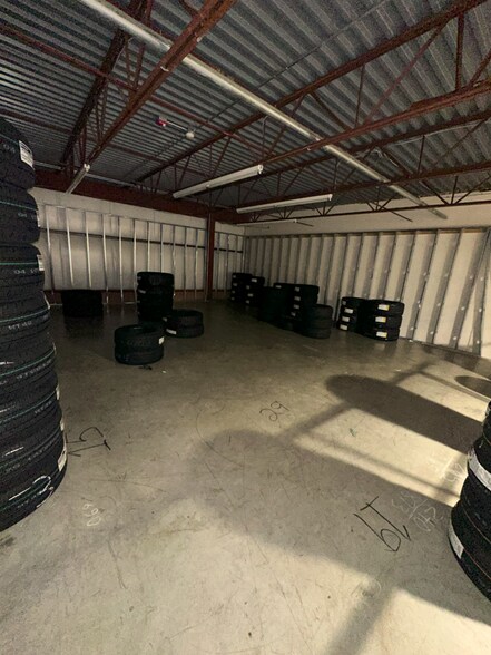 More Photos Of 20 Priscilla Ln, Auburn Service For Lease