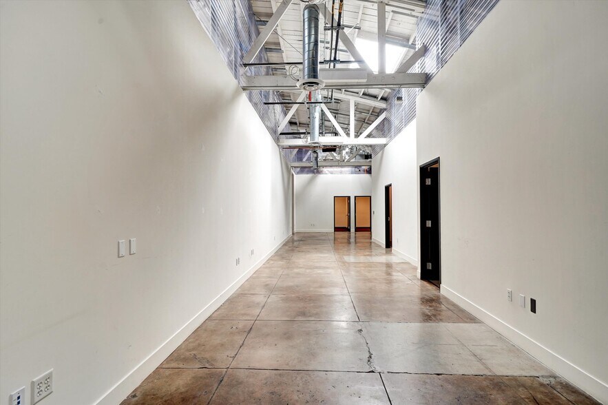 More Photos Of 1305 N Catalina St, Los Angeles Loft Creative Space For Lease