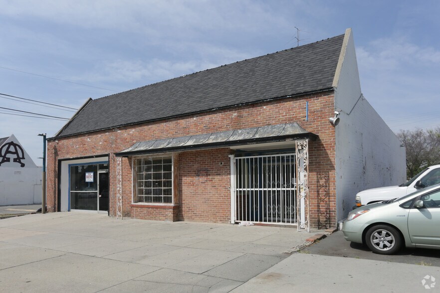 More Photos Of 2260 N Arrowhead Ave, San Bernardino Office For Lease