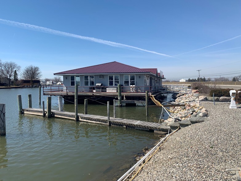 More Photos Of 30200 N River Rd, Harrison Township Marina For Sale