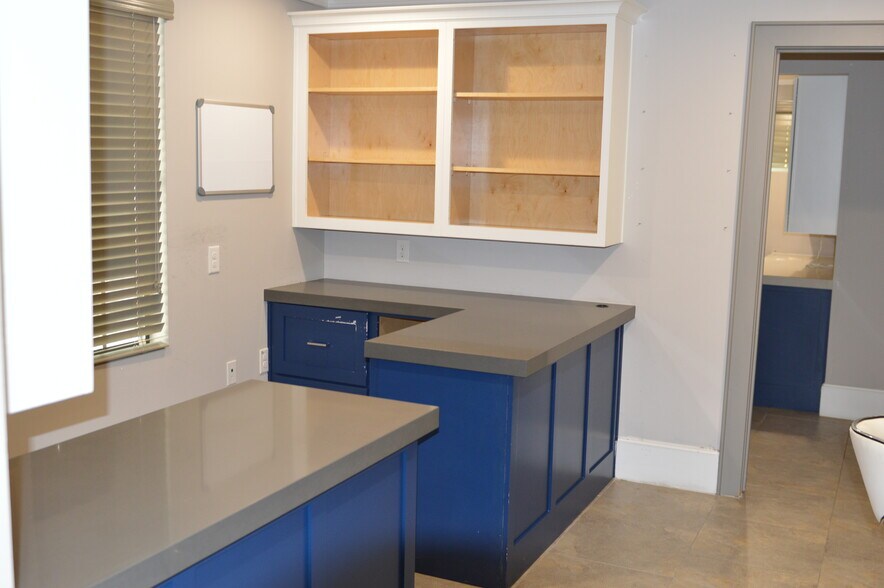 More Photos Of 4215 Washington Ave, Houston Freestanding For Sale