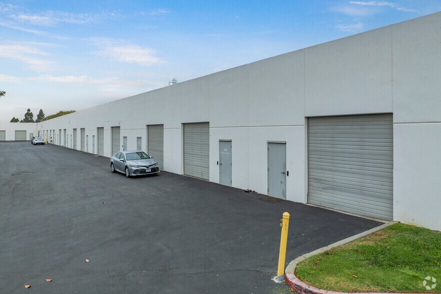 More Photos Of 23785 Cabot Blvd, Hayward Unknown For Lease