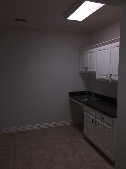 More Photos Of 8951 Collin McKinney Pky, McKinney Medical For Sale