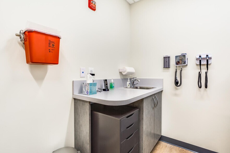 More Photos Of 3541-3543 W Braddock Rd, Alexandria Medical For Lease