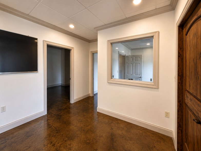 More Photos Of 1000 Southlake Park, Birmingham Office Residential For Sale