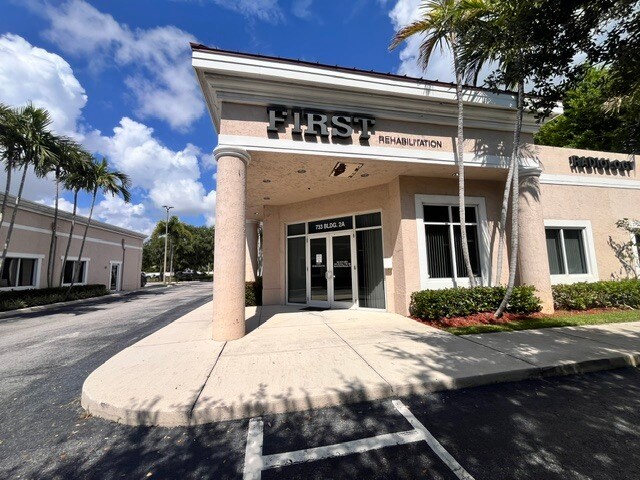 More Photos Of 733 Us-1, North Palm Beach Medical For Sale