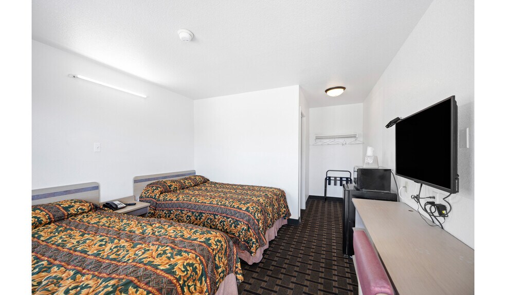 More Photos Of 3236 W Gentry Pkwy, Tyler Hotel For Sale