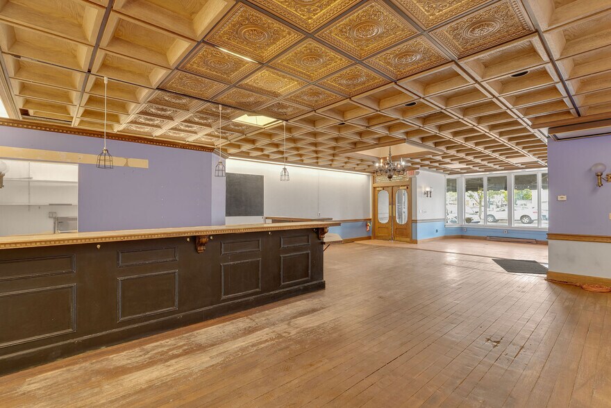 More Photos Of 154 Main St, Painesville General Retail For Lease