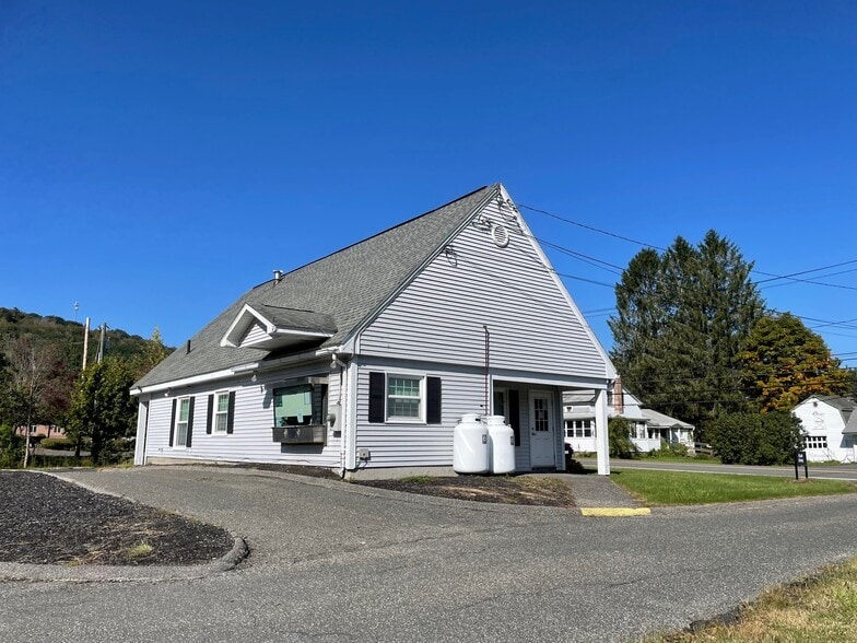 More Photos Of 30 E Otis Rd, Otis Bank For Sale