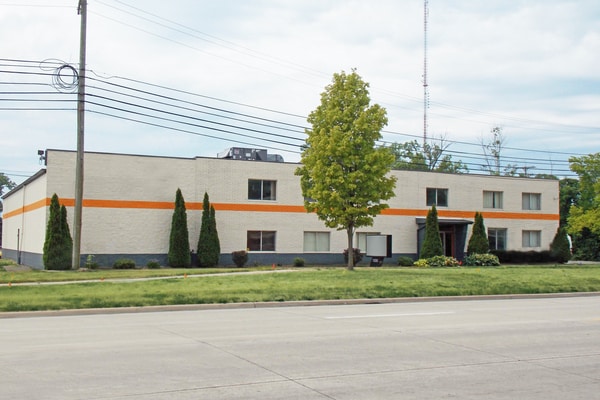 Primary Photo Of 15255 W Eleven Mile Rd, Oak Park Manufacturing For Lease