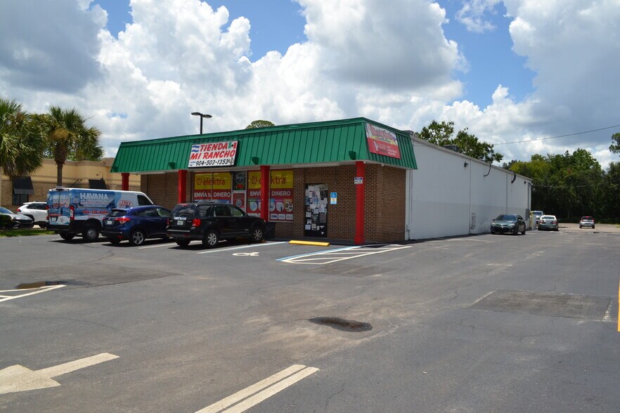 Primary Photo Of 4186 University Blvd, Jacksonville Convenience Store For Sale