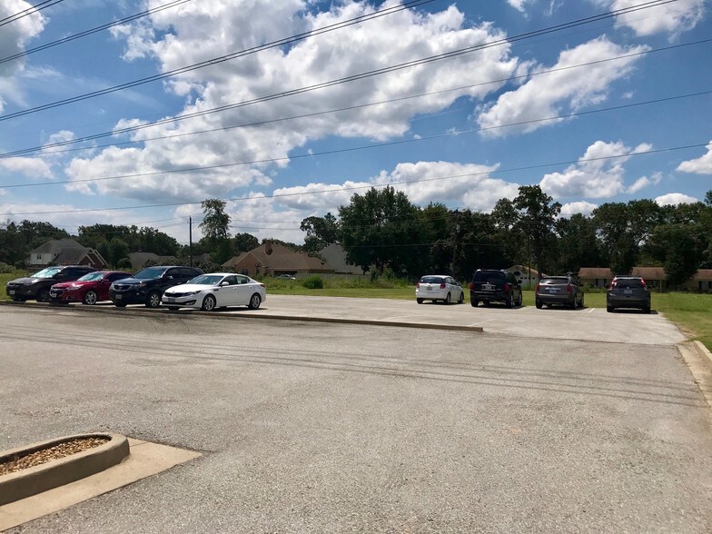 More Photos Of 2140 W Grande Blvd, Tyler Medical For Lease