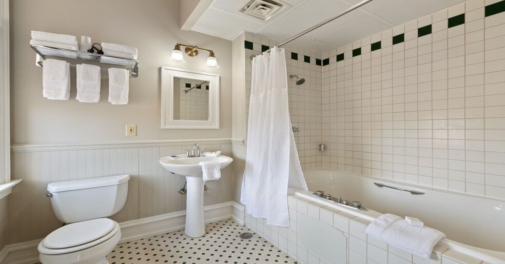 More Photos Of 45 N Main St, Mayville Hotel For Sale