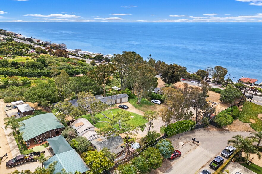 More Photos Of 27353 1/2 Pacific Coast Hwy, Malibu Apartments For Sale