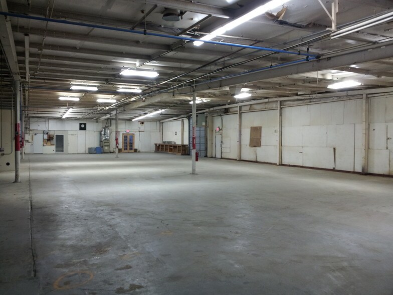 More Photos Of 8900 Rosehill Rd, Lenexa Unknown For Lease