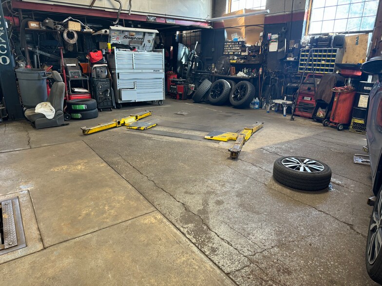 More Photos Of 409 E Lafayette St, Norristown Auto Repair For Sale