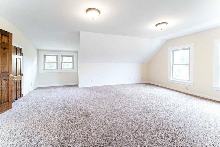 More Photos Of 153 S 17th St, Columbus Multifamily For Sale