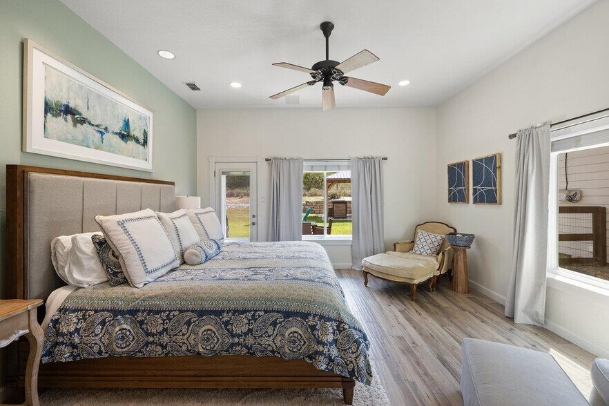 More Photos Of 4607 R O Dr, Spicewood Lodge Meeting Hall For Sale