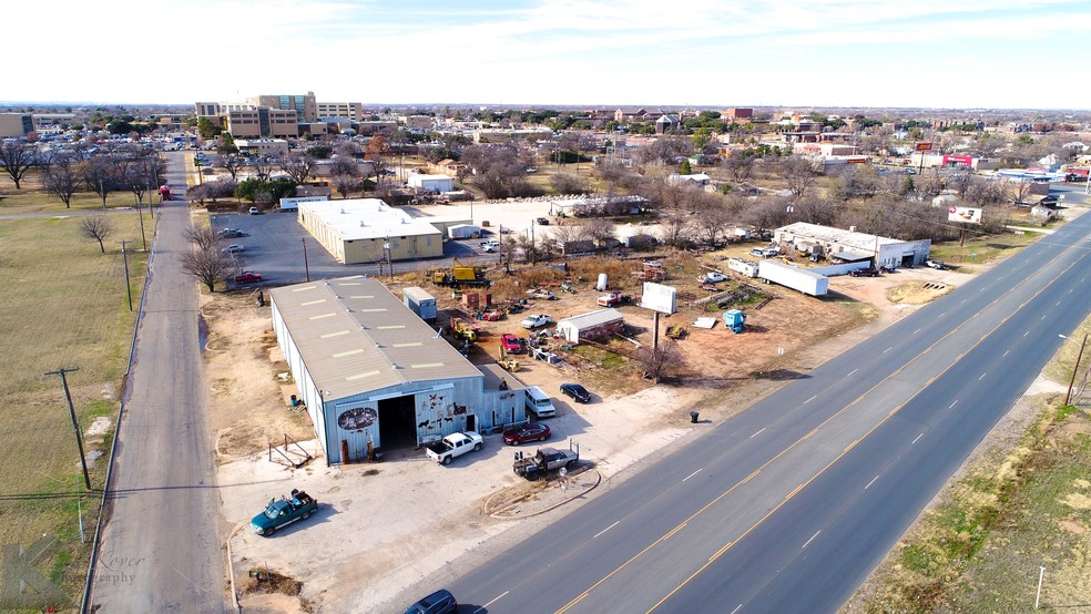 Primary Photo Of 1902 N Treadaway Blvd, Abilene Light Manufacturing For Sale