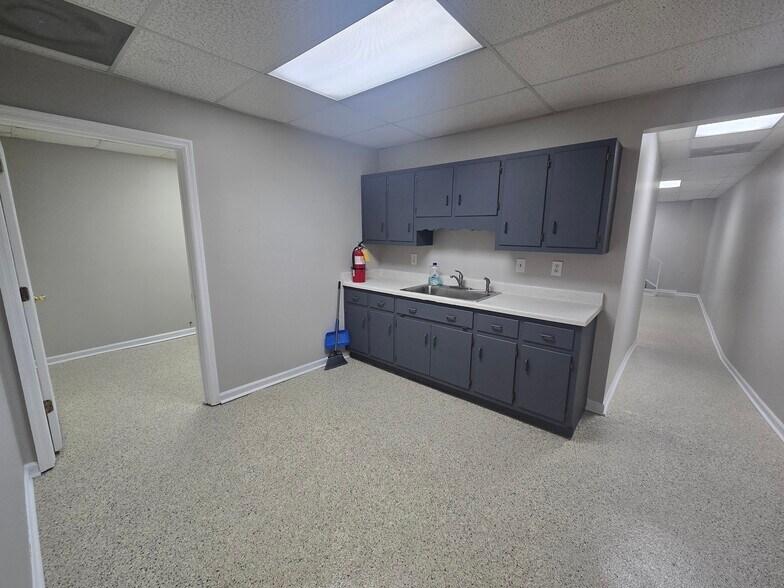 More Photos Of 127 S Water Ave, Gallatin Office Residential For Lease