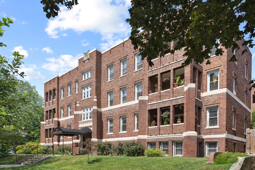 More Photos Of 300A E University Pky, Baltimore Apartments For Sale