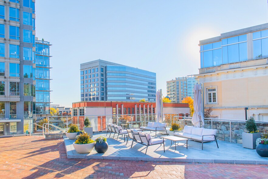 More Photos Of 5425-5481 Wisconsin Ave, Chevy Chase Unknown For Lease