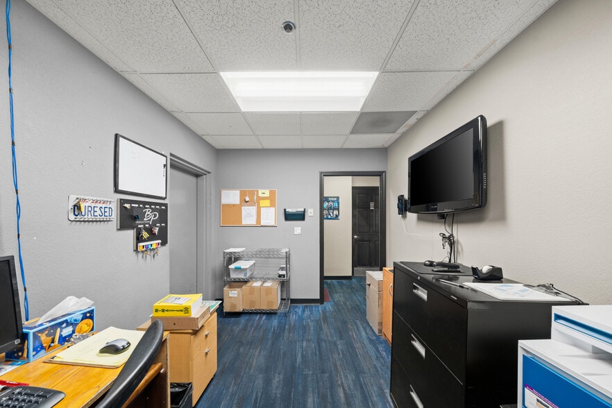 More Photos Of 4081 Seaport Blvd, West Sacramento Warehouse For Lease