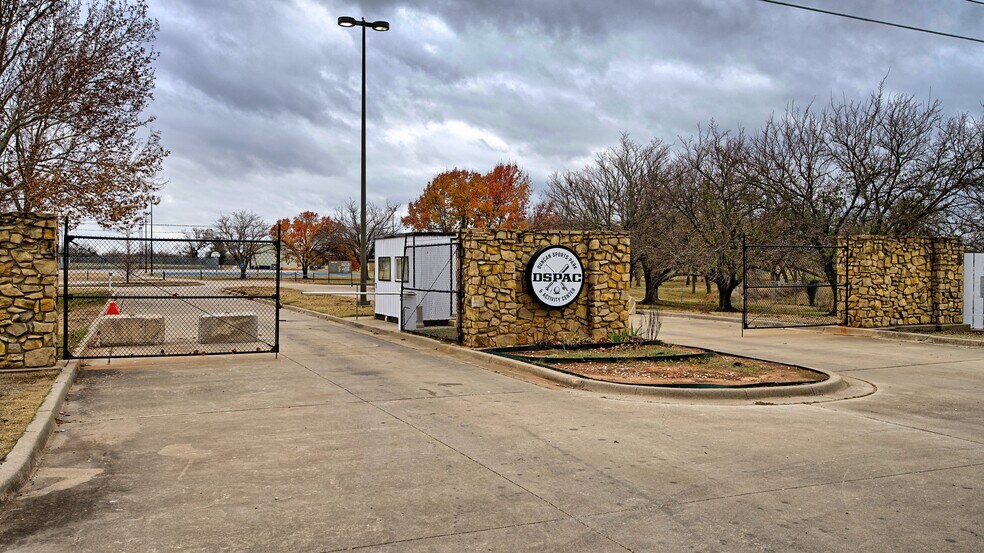 More Photos Of 400 W Martin Luther King Blvd, Duncan Sports And Entertainment For Sale
