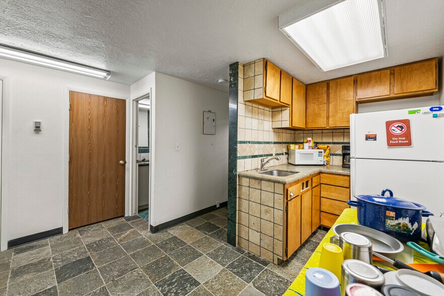 More Photos Of 971 Margaret Ave, Salt Lake City Service For Sale