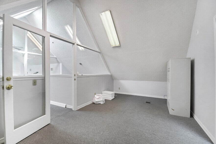 More Photos Of 2738-2748 US Highway 1, Saint Augustine Office For Lease