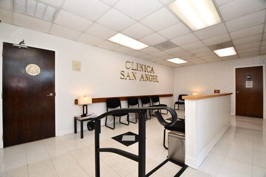 More Photos Of 7118 Harrisburg Blvd, Houston Medical For Sale