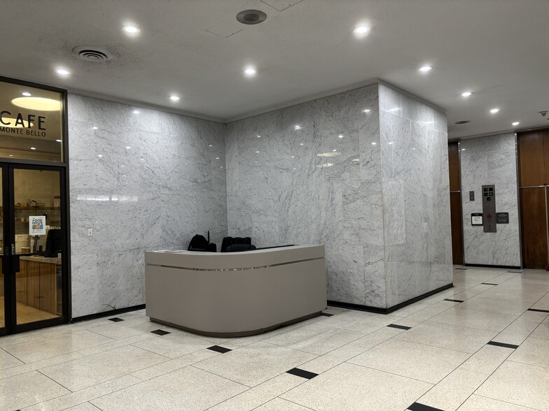 More Photos Of 828 Main St, Lynchburg Office For Lease