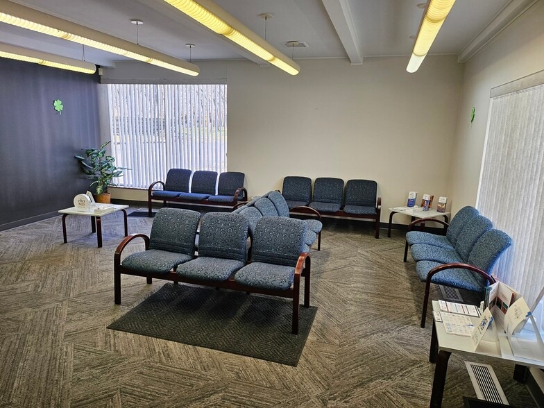 More Photos Of 19 River Oaks Dr, Calumet City Healthcare For Lease