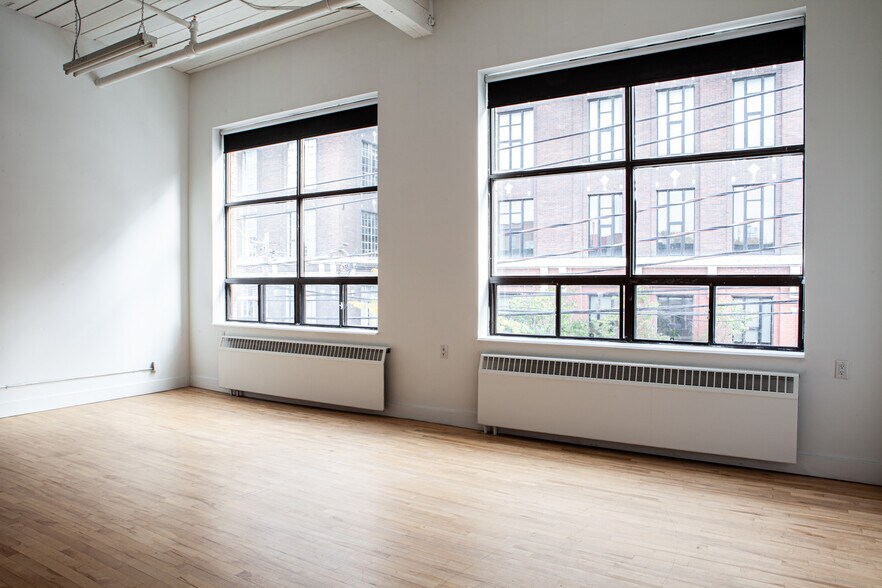 More Photos Of 276 Carlaw Av, Toronto Showroom For Lease